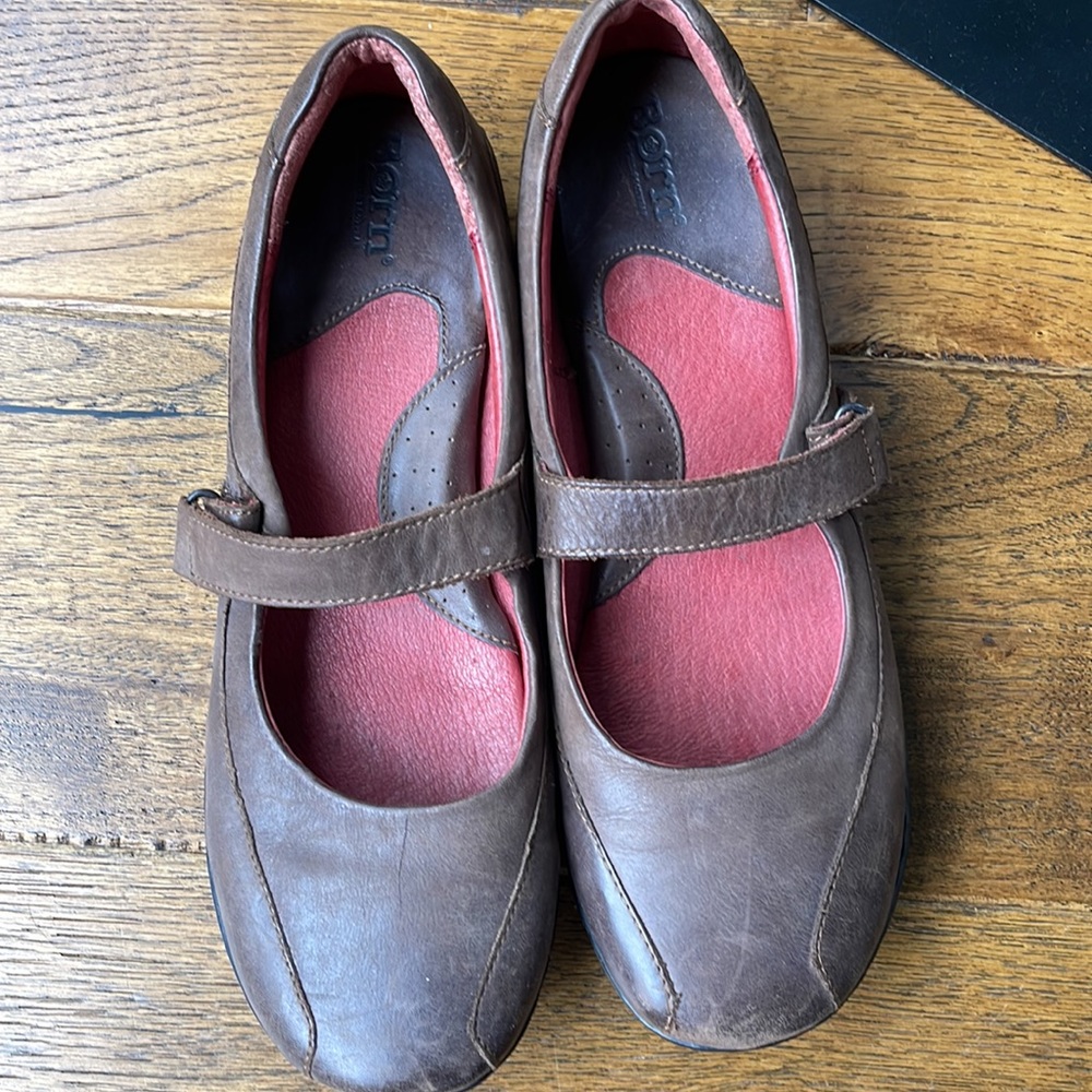 Born walking shoes
